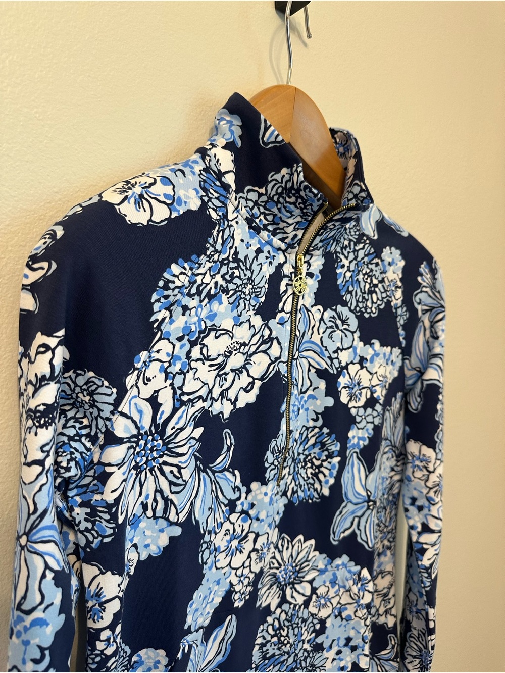 Lilly Pulitzer Skipper Popover Bouquet All Day Low Tide Navy Floral Half-Zip NWT - Picture 3 of 10